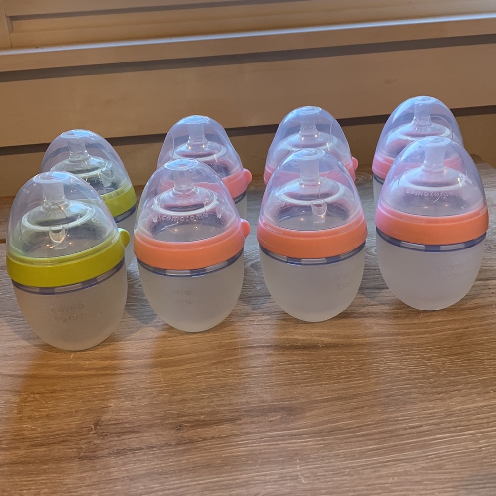 8 Comtomo Bottles